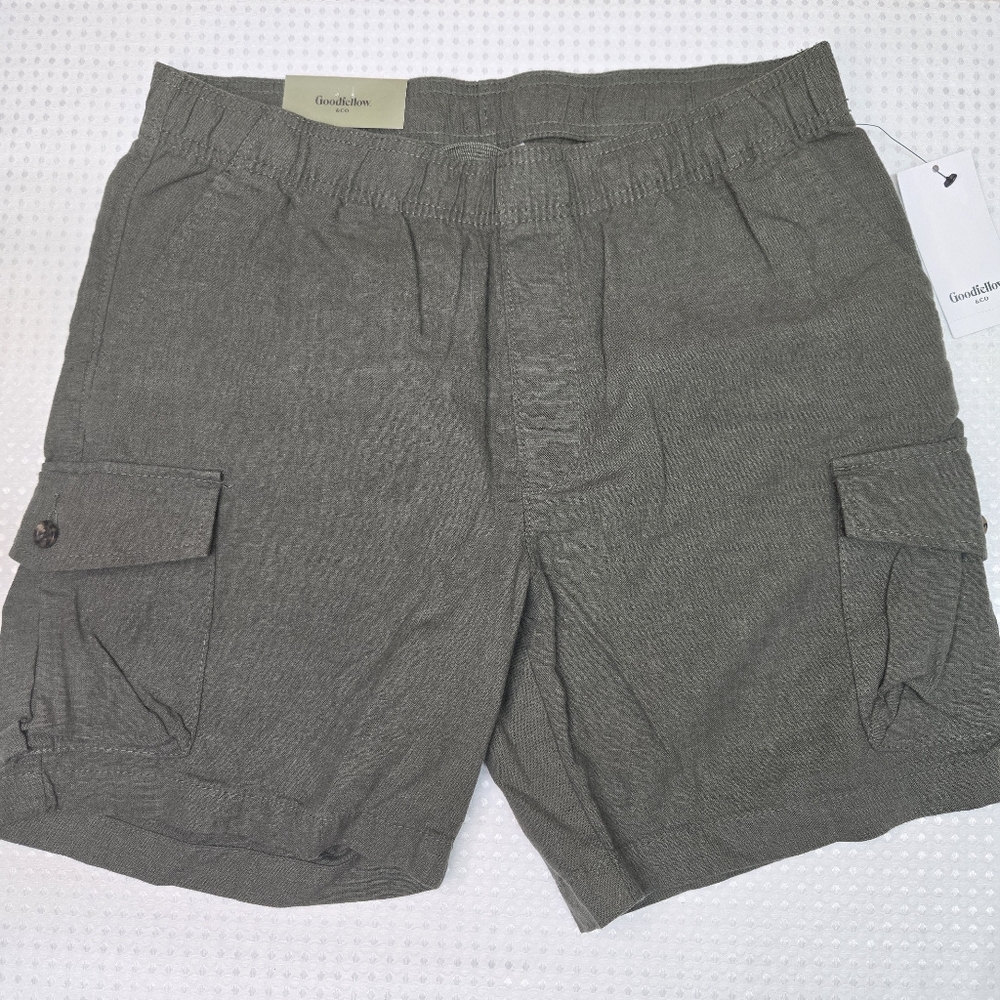Goodfellow & Co Everyday Cargo Shorts Size Small Color Green Hits At Mid Thigh